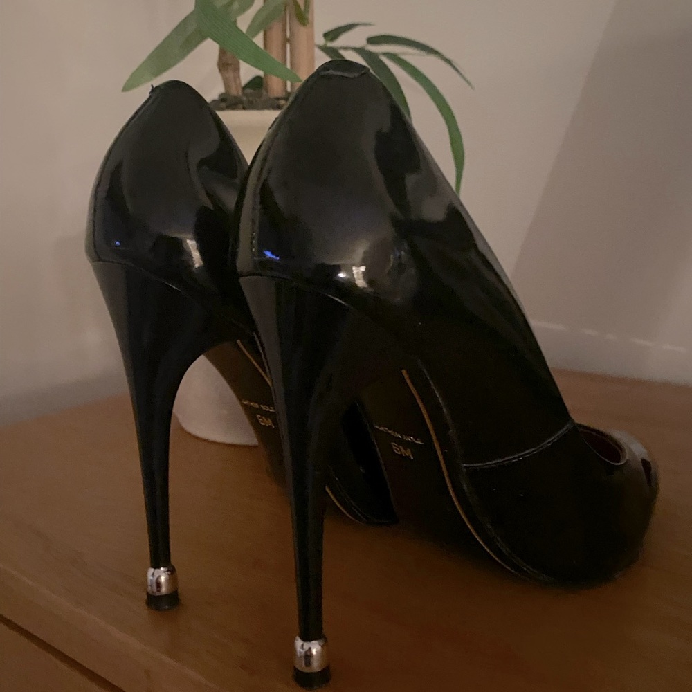 Charles Jourdan authentic black patent pumps sz 6